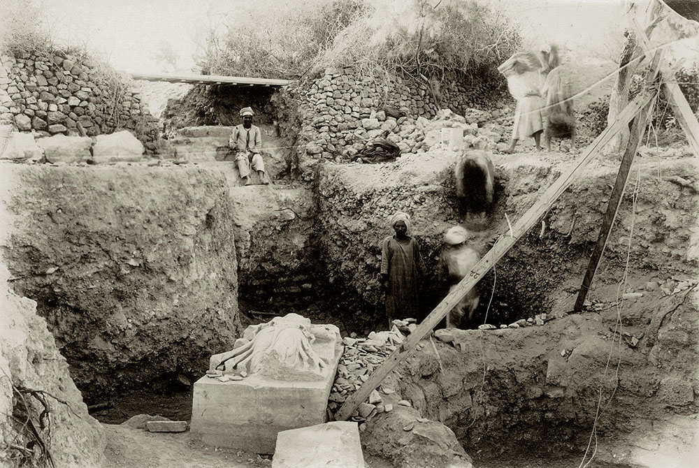 Fig. 3. Orchestra wall and seating in the Severan bouleuterion/odeum at Ashkelon (PEF G338, “‘Theatre’ seats beyond, S.E. of ‘Peace’ 1920”; courtesy Palestine Exploration Fund, London).