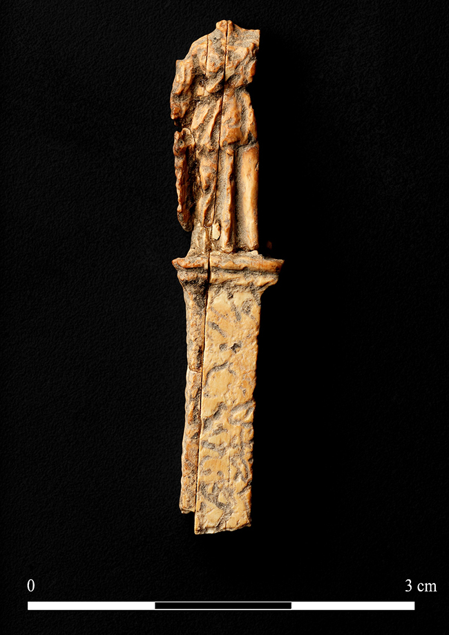 Fig. 4. Bone hairpin from Tel Kedesh (P. Lanyi; courtesy Sharon Herbert and Andrea Berlin, Tel Kedesh Excavations).