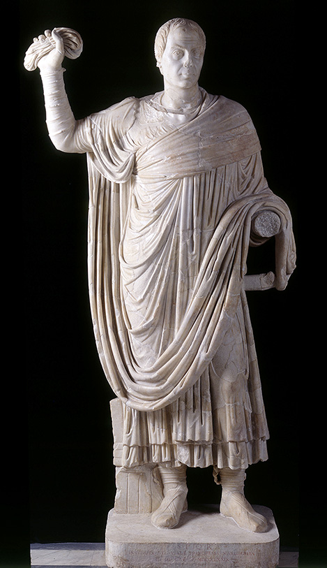 Fig. 8. Elder togate statue, ht. 2.36 m, Horti Liciniani, Rome. Centrale Montemartini, Musei Capitolini, inv. no. 896 (© Roma, Sovrintendenza Capitolina ai Beni Culturali). 