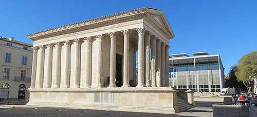 Fig. 1. View of the Maison Carrée (recently cleaned), with the Carrée d’Art in the background to the right, Nîmes.