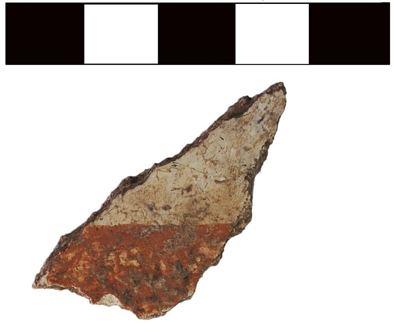 Fig. 2. Painted plaster fragment (2119–7) with red or brown paint in a miniature style, from area D-West.