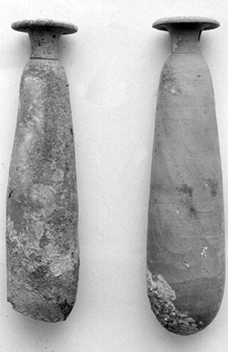Fig. 12. Clay alabastra, ht. 16.2 cm, 17.6 cm, respectively (courtesy Tekirdağ Museum, inv. nos. 1951, 1950).