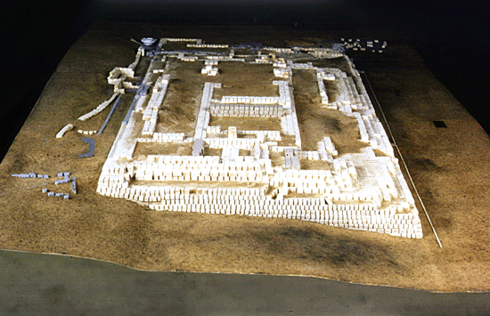 Fig. 19. Scale model of the sanctuary of the Ara della Regina as seen from the back (western side) (Pian della Regina) (Tarquinia Project).